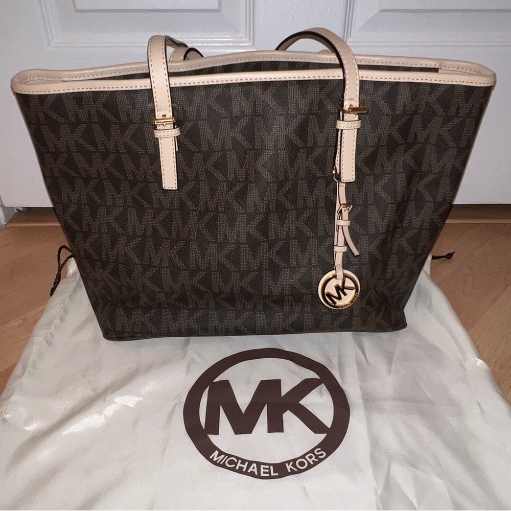 Michael Kors Bag In Pristine Condition. - image 5